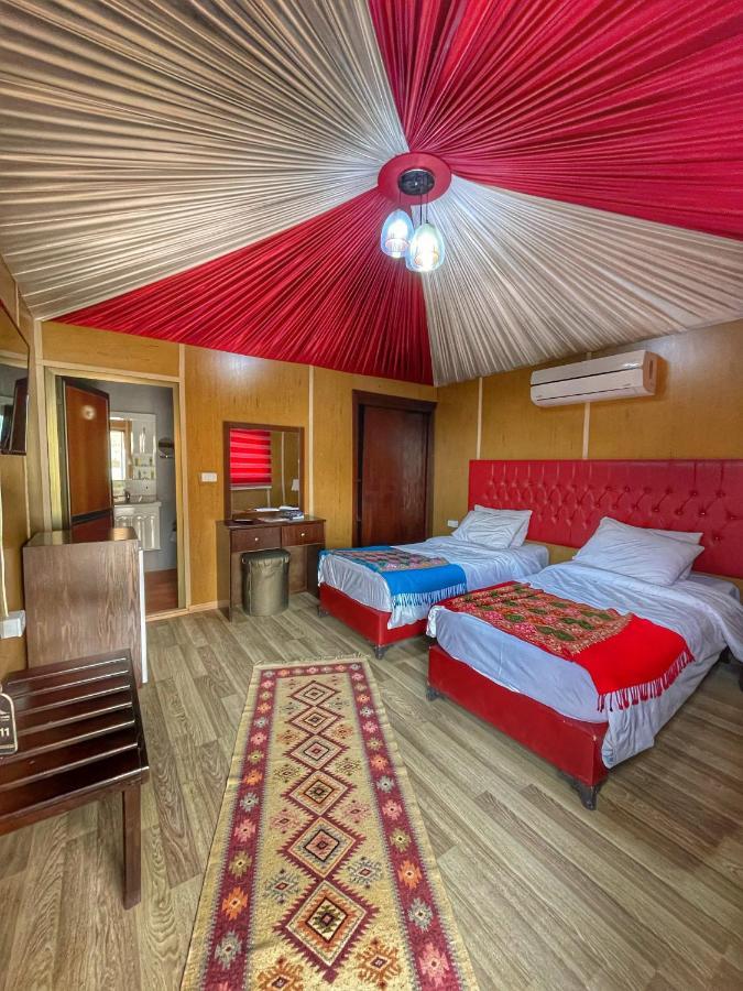 Rum Oasis Luxury Camp Wadi Rum Buitenkant foto
