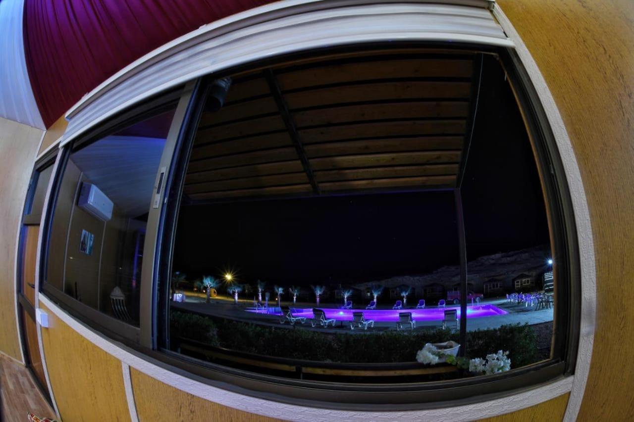 Rum Oasis Luxury Camp Wadi Rum Buitenkant foto