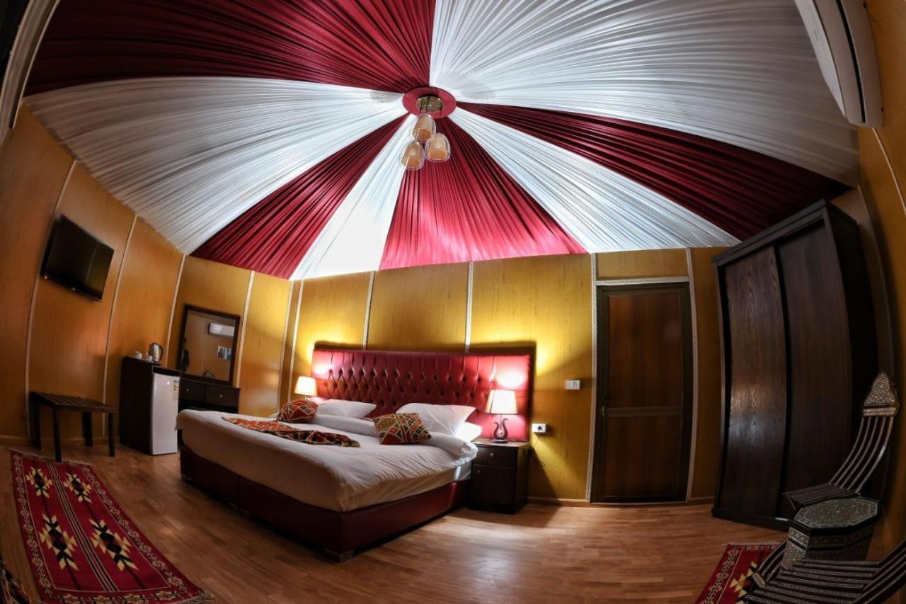 Rum Oasis Luxury Camp Wadi Rum Buitenkant foto