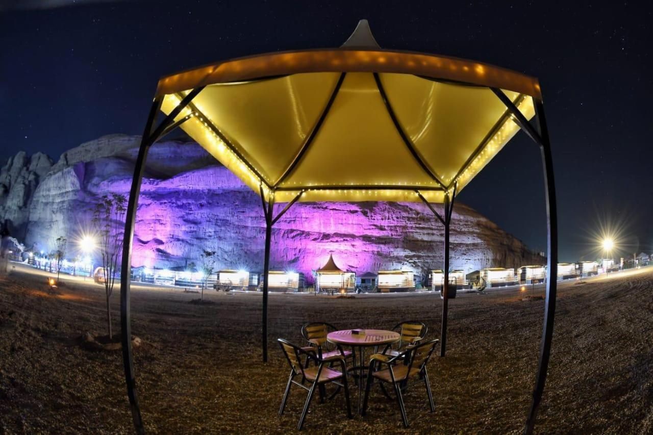 Rum Oasis Luxury Camp Wadi Rum Buitenkant foto