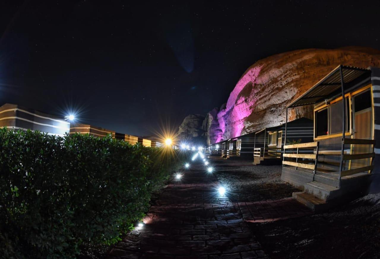 Rum Oasis Luxury Camp Wadi Rum Buitenkant foto