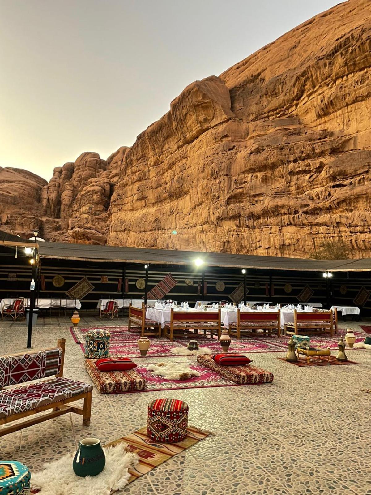 Rum Oasis Luxury Camp Wadi Rum Buitenkant foto