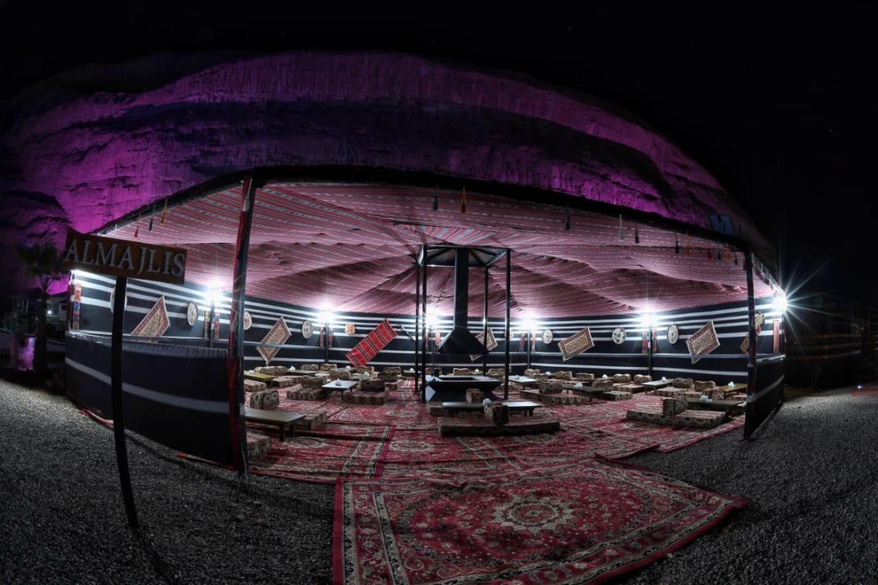 Rum Oasis Luxury Camp Wadi Rum Buitenkant foto