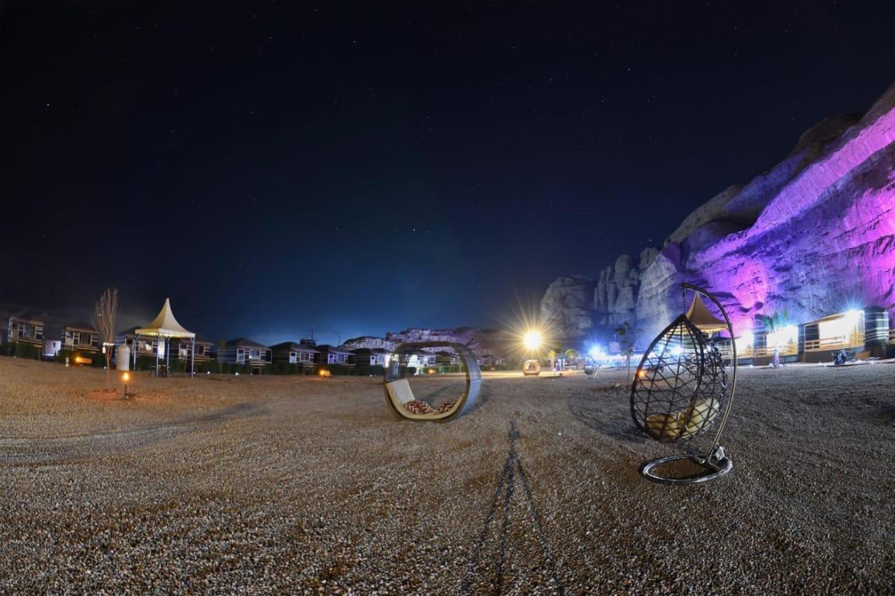 Rum Oasis Luxury Camp Wadi Rum Buitenkant foto