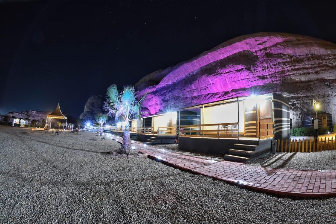 Rum Oasis Luxury Camp Wadi Rum Buitenkant foto